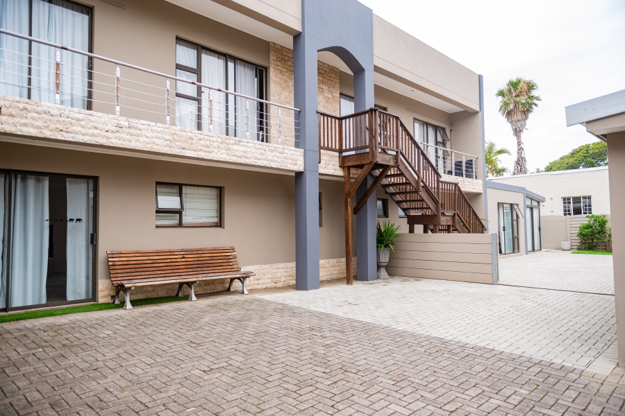 9 Bedroom Property for Sale in Nahoon Beach Eastern Cape